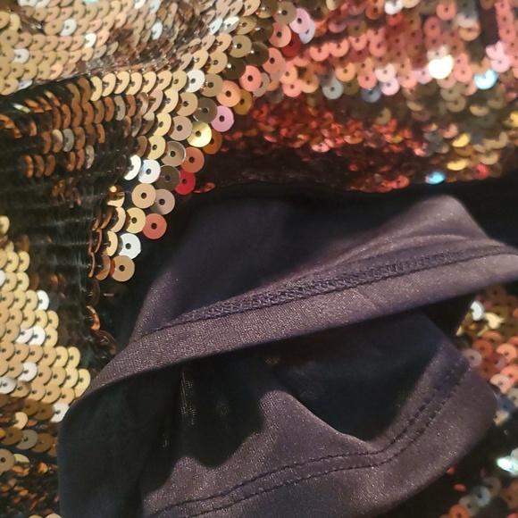 Dynamite sequin skirt 😍 - Picture 3 of 5